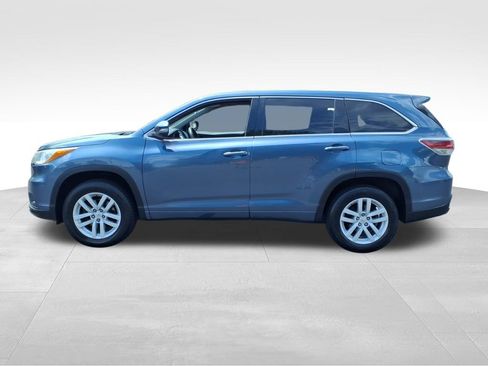 Used 2015 Toyota Highlander LE FWD image 22
