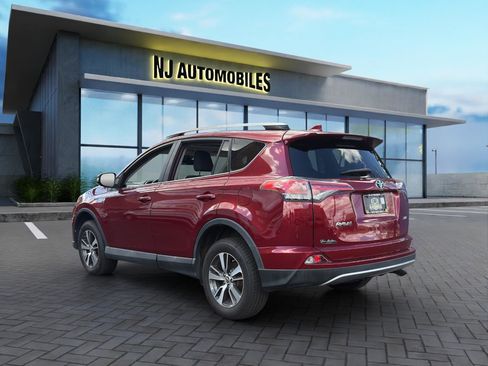 Used 2018 Toyota RAV4 XLE image 5