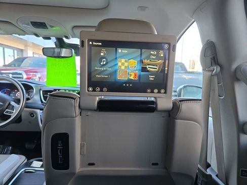 Used 2019 Chrysler Pacifica Limited w/ Advanced Safetytec Group image 17