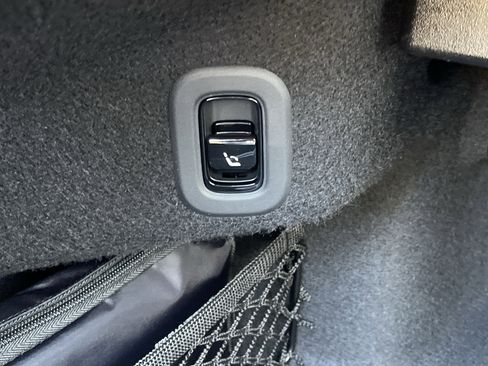 New 2026 Mercedes-Benz CLE 300 4MATIC Cabriolet image 17