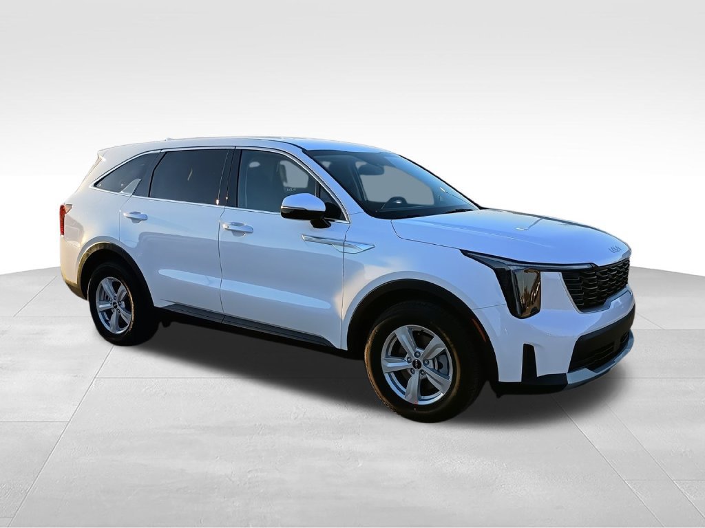 Used 2026 Kia Sorento LX FWD image 2