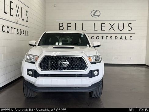Used 2019 Toyota Tacoma TRD Sport w/ Technology Package image 6