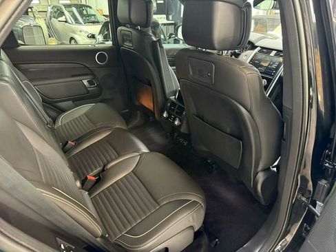 Used 2023 Land Rover Discovery Metropolitan Edition AWD/4WD image 25
