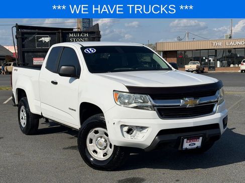 Used 2015 Chevrolet Colorado W/T w/ WT Convenience Package AWD/4WD image 1