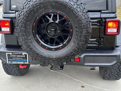 Used 2023 Jeep Wrangler Unlimited Rubicon w/ Cold Weather Group image 13