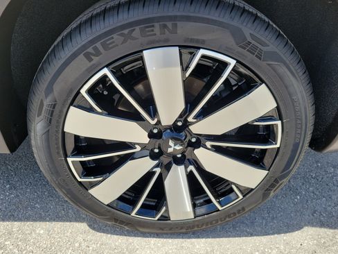 Used 2025 Mitsubishi Outlander SE FWD image 29