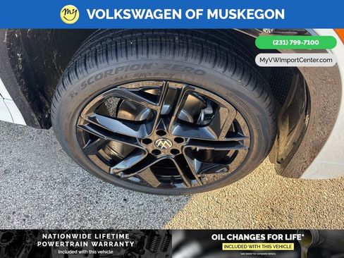 New 2026 Volkswagen Tiguan SE R-Line image 10