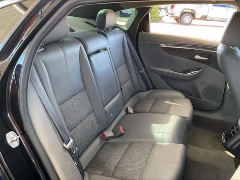 Used 2018 Chevrolet Impala LT image 19