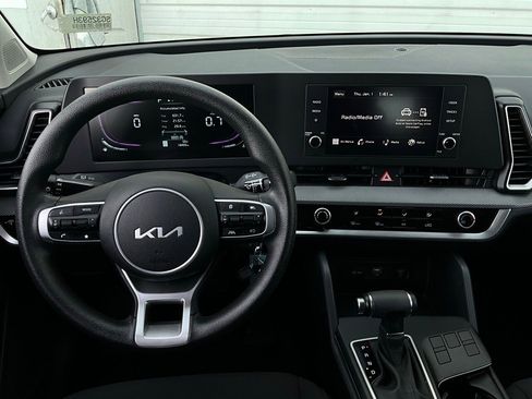 Used 2025 Kia Sportage LX image 13