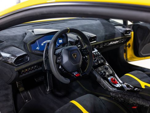 Used 2018 Lamborghini Huracan Performante image 34