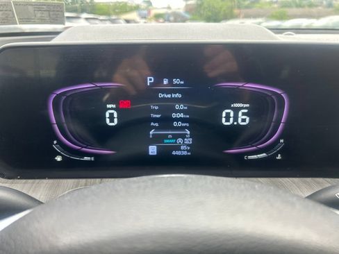 Certified 2023 Kia Telluride EX w/ EX Captain's Chair Package AWD/4WD image 13