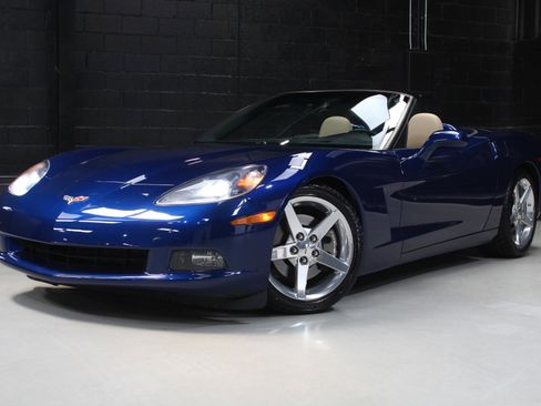 Used 2005 Chevrolet Corvette Convertible w/ Preferred Equipment Group RWD image 8