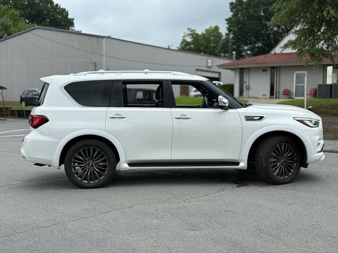 Used 2024 INFINITI QX80 Sensory w/ All-Season Package AWD/4WD image 8
