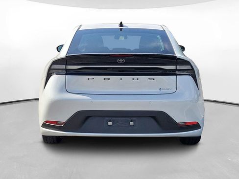 New 2026 Toyota Prius Plug-In Hybrid FWD image 5