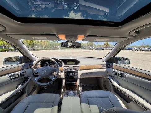 Used 2011 Mercedes-Benz E 350 4MATIC Wagon image 15