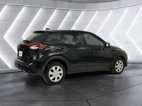 Used 2024 Nissan Kicks S FWD image 4