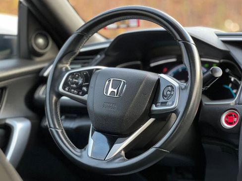 Used 2019 Honda Civic EX image 16