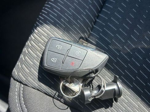 Used 2025 Chevrolet Equinox LT image 24