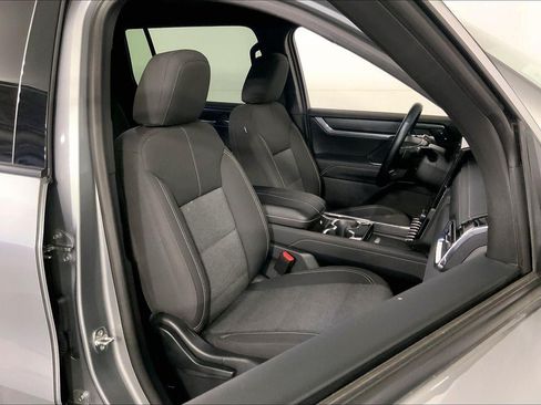 Used 2025 GMC Acadia Elevation FWD image 7
