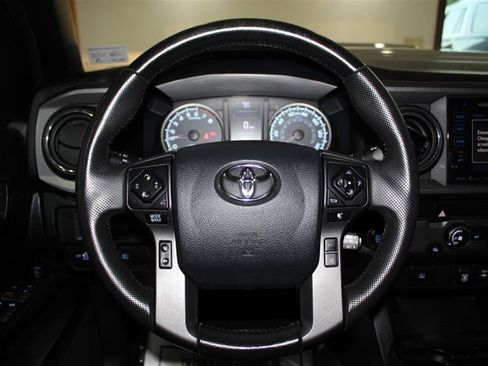 Used 2019 Toyota Tacoma TRD Sport RWD image 16