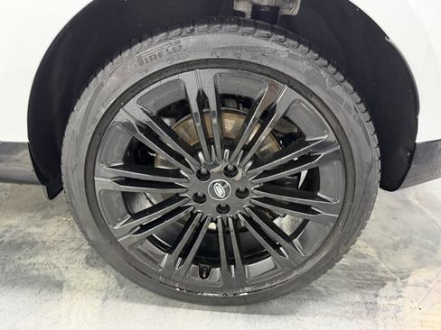 Used 2023 Land Rover Range Rover SE image 27