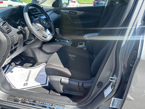 Used 2018 Nissan Rogue Sport S w/ S Appearance Package AWD/4WD image 9