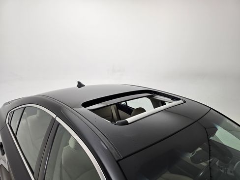 Used 2017 Subaru Legacy 2.5i Limited image 37