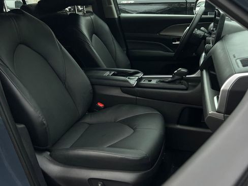 Used 2025 Toyota Grand Highlander XLE image 10