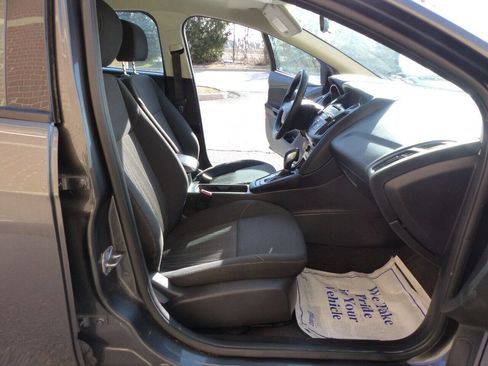Used 2017 Ford Focus SE image 35