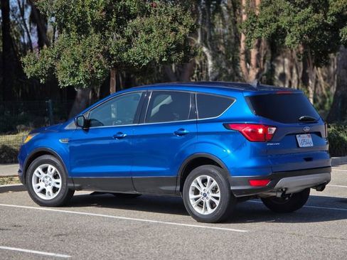 Used 2019 Ford Escape SE image 5