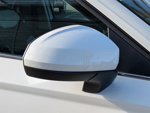 New 2026 Volkswagen Taos SEL image 12