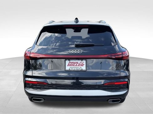 Used 2025 Audi Q5 Premium w/ Convenience Package AWD/4WD image 7