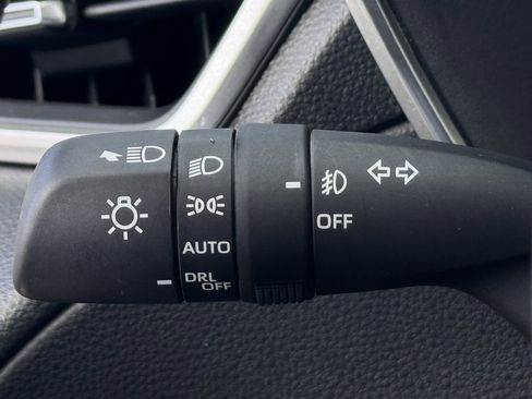 Used 2024 Toyota Corolla Cross XLE w/ Convenience Package AWD/4WD image 22