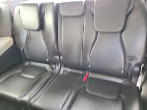 Used 2024 Kia Carnival EX FWD image 18