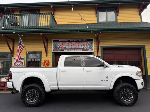 Used 2021 RAM 2500 Big Horn w/ Level B Equipment Group AWD/4WD image 3