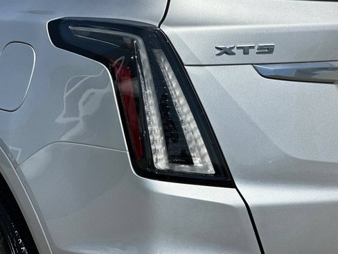 Used 2019 Cadillac XT5 Luxury w/ Sport Package FWD image 38