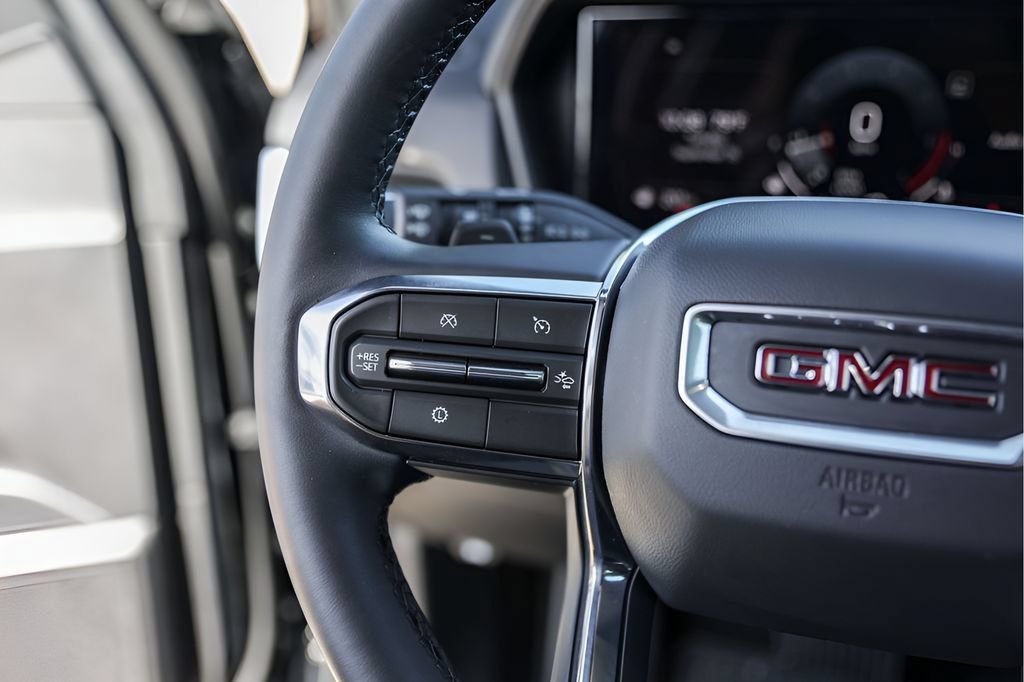 Used 2026 GMC Terrain Elevation w/ Technology Package II FWD image 17