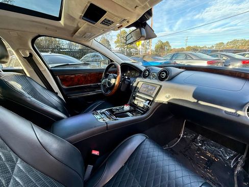 Used 2016 Jaguar XJ L Portfolio image 24