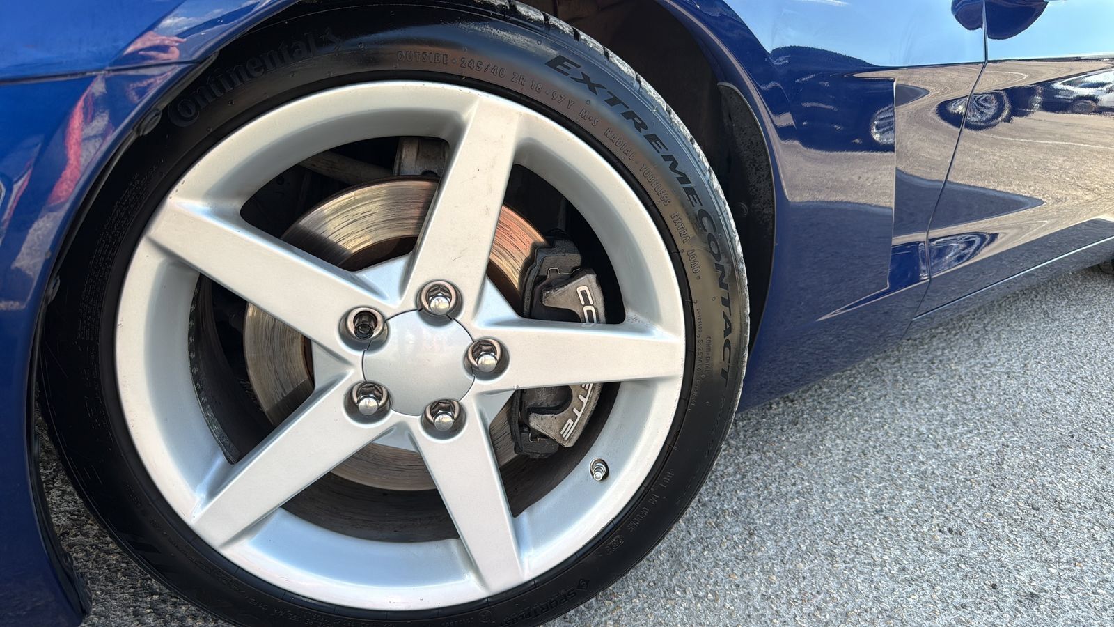 Used 2005 Chevrolet Corvette Coupe RWD image 24