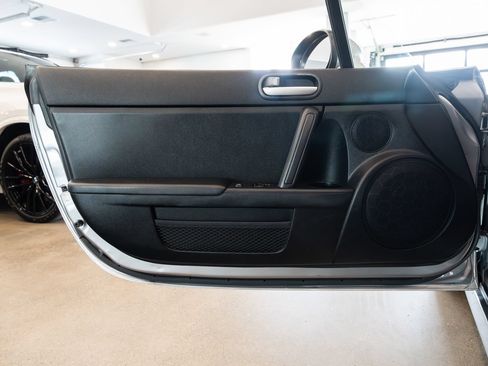Used 2010 MAZDA MX-5 Miata Touring RWD image 16