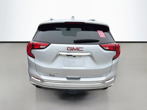 Used 2020 GMC Terrain Denali w/ Denali Premium Package FWD image 7