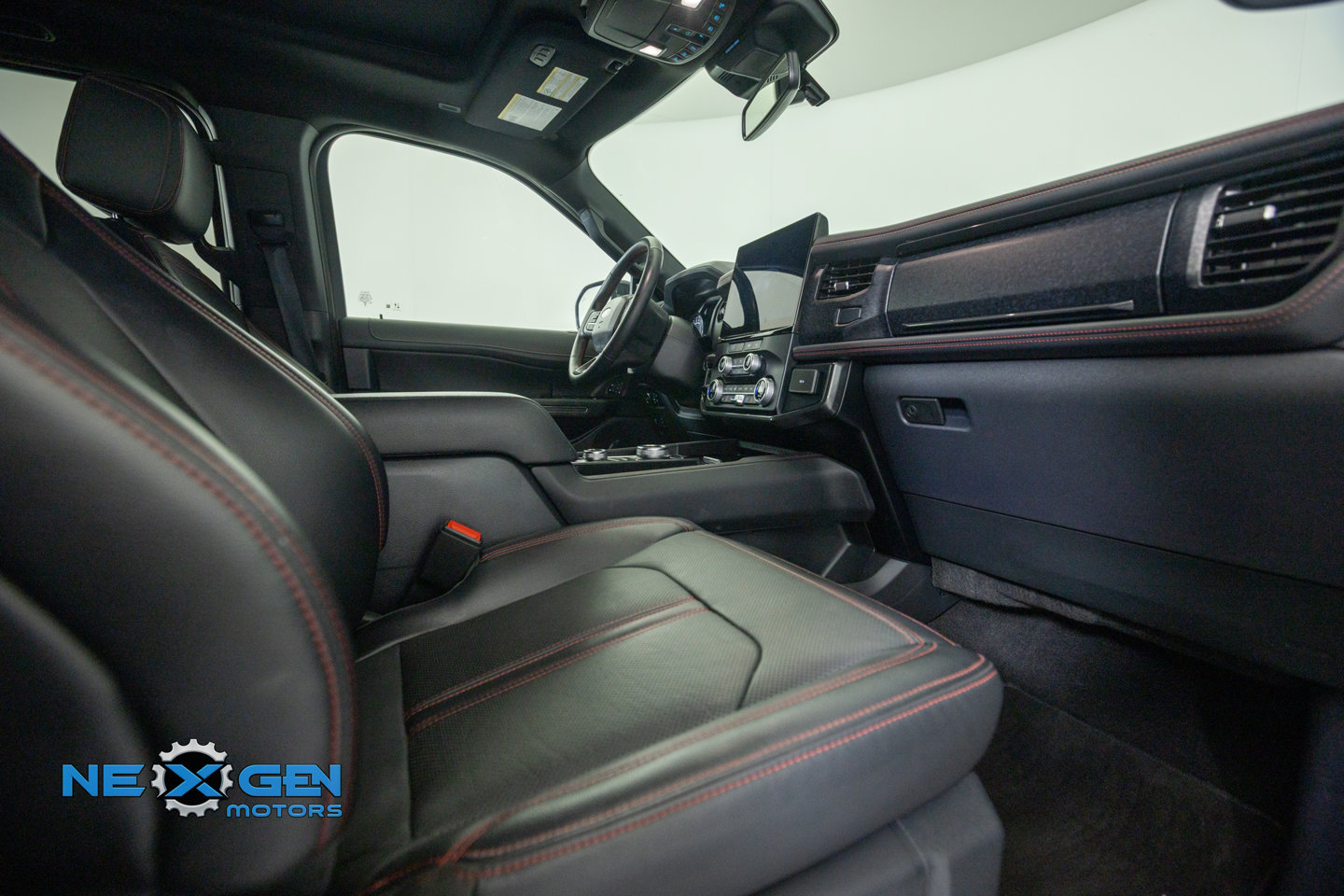 Used 2024 Ford Expedition Limited AWD/4WD image 44