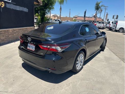 Used 2021 Toyota Camry LE FWD image 5