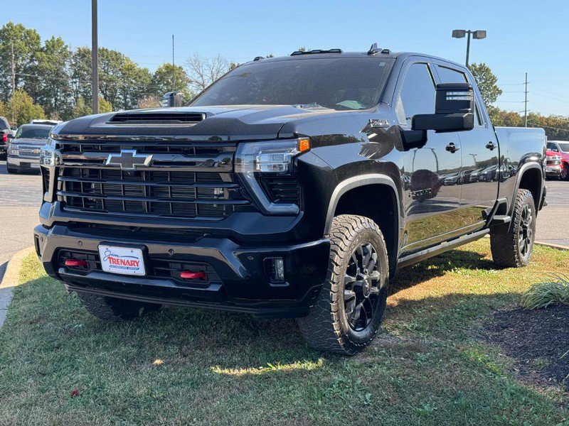 Used 2025 Chevrolet Silverado 2500 LTZ w/ LTZ Plus Package AWD/4WD image 8