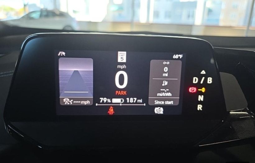 Used 2024 Volkswagen ID.4 2WD image 3