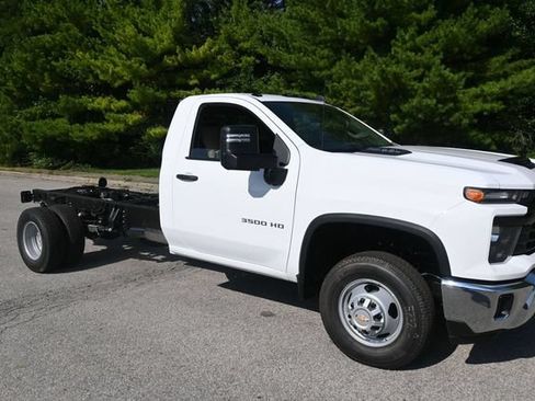 New 2026 Chevrolet Silverado 3500 W/T w/ WT Convenience Package AWD/4WD image 1