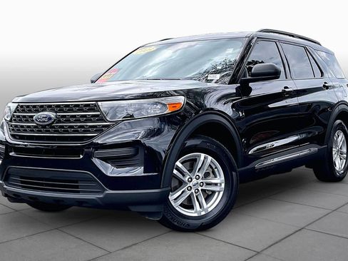 Used 2023 Ford Explorer XLT RWD image 2