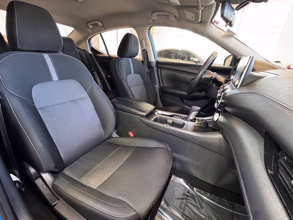 Used 2024 Nissan Sentra SV FWD image 40