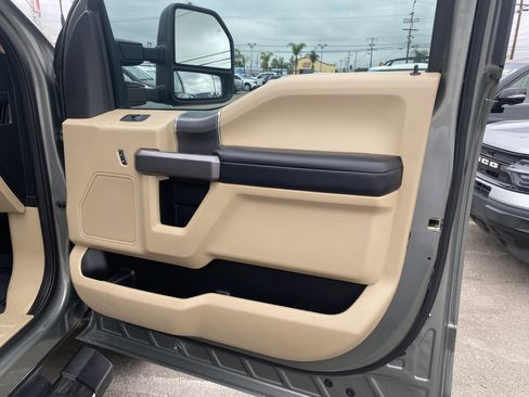 Used 2019 Ford F250 XLT w/ XLT Premium Package image 12