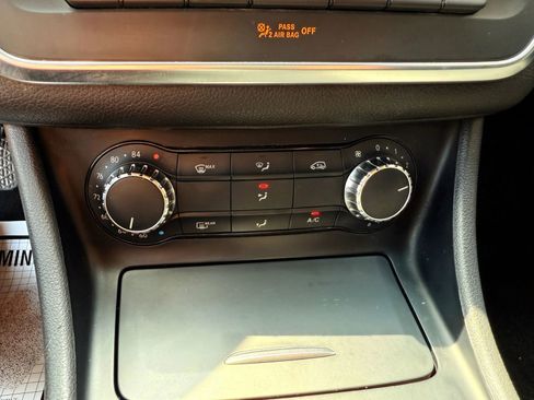 Used 2014 Mercedes-Benz CLA 250 image 40